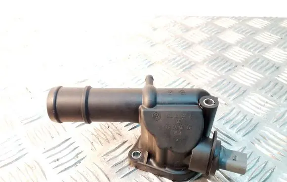 Audi A4 S4 B8 8K Engine coolant pipe/hose 03L121132A