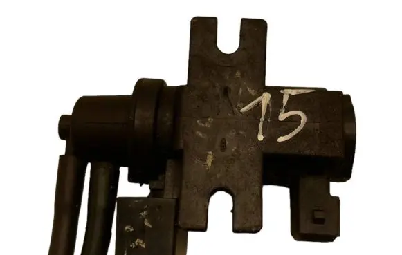 BMW 5 E60 E61 Turbo solenoid valve 70057900 7796634