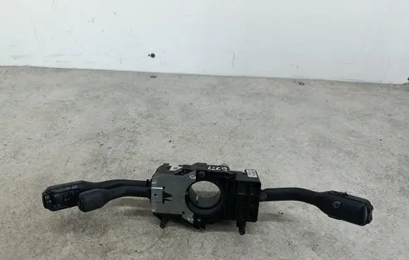 Audi A8 S8 D2 4D Wiper turn signal indicator stalk/switch 