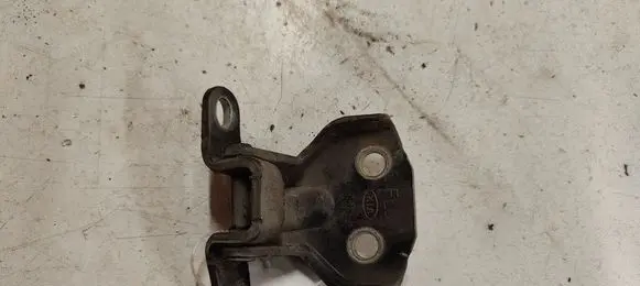 KIA Sorento Front door lower hinge