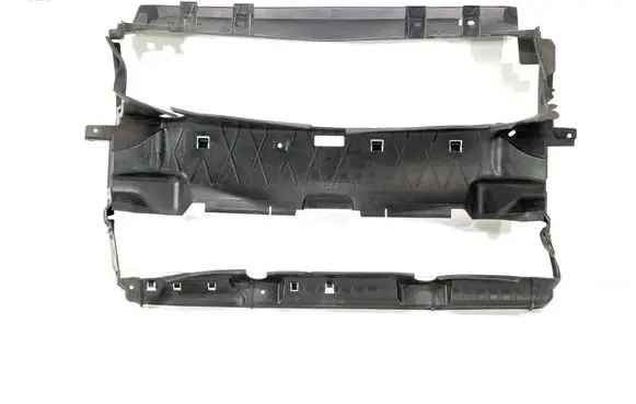 BMW 2 G42 Intercooler air guide/duct channel 8497282