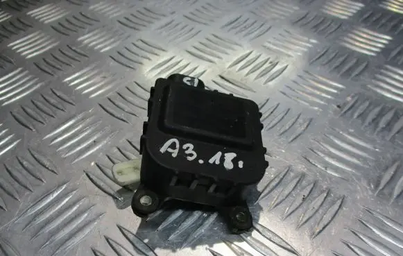 Audi A3 S3 8L Central body control module 1K2907511D