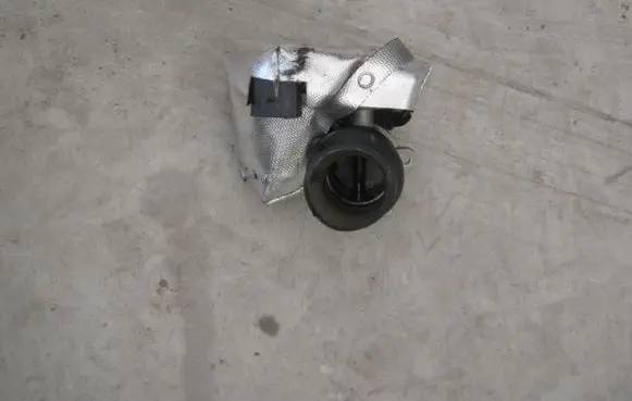Audi A4 S4 B9 8W Throttle valve 04L131501B