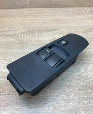 Mitsubishi Colt CZ3 Electric window control switch MR587959 C8DD342M