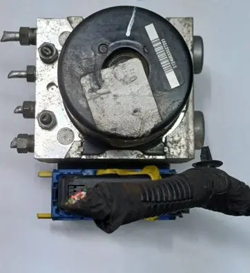 Renault Megane III ABS Pump 476601563R 28561056403