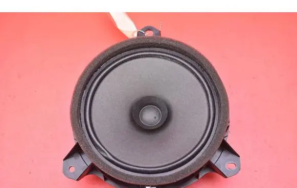 Toyota Yaris Subwoofer speaker 8616002B80
