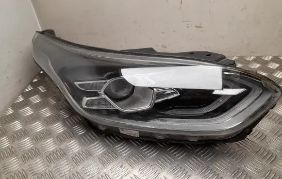 KIA Ceed Headlight/headlamp J792121060