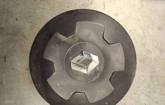 Renault Trafic II (X83) Original wheel cap 8200069015
