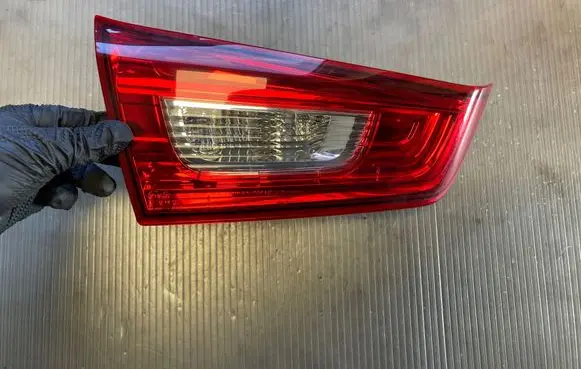 Mitsubishi ASX Tailgate rear/tail lights P9373