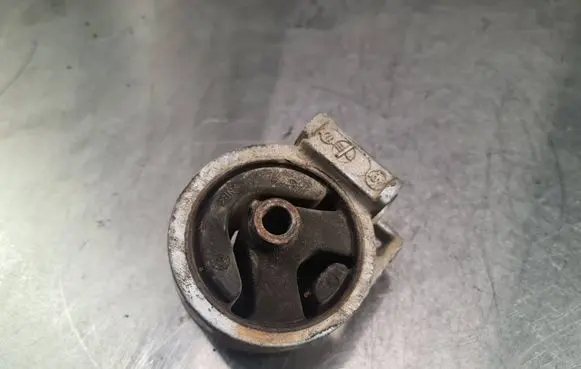 Volvo S40, V40 Engine mount bracket 030814380