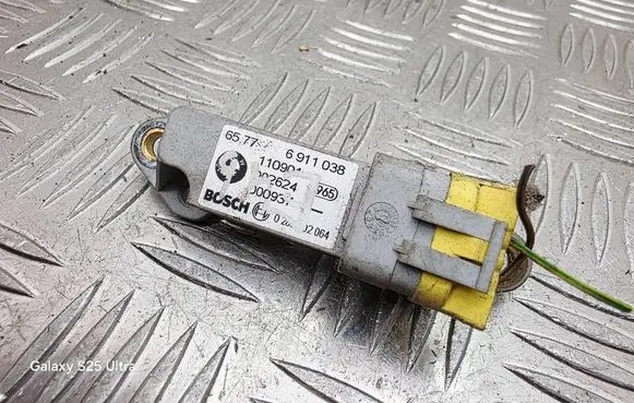 BMW 3 E46 Airbag deployment crash/impact sensor 6911038 65776911038