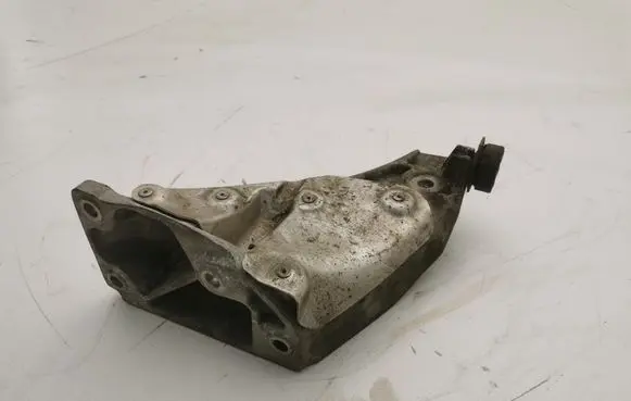 BMW X5 E70 Engine mounting bracket 6772680 22116772680