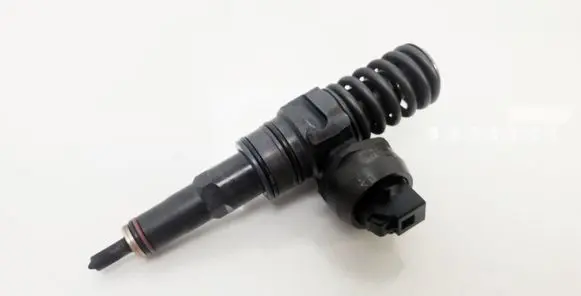 Volkswagen PASSAT B6 Fuel injector 038130073AG 0414720215