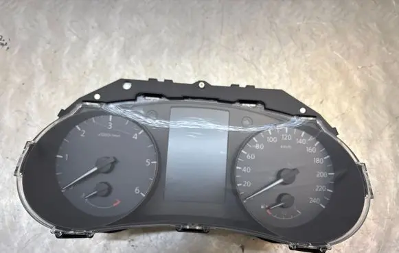 Nissan Qashqai Speedometer (instrument cluster) 4EL2CKUZX