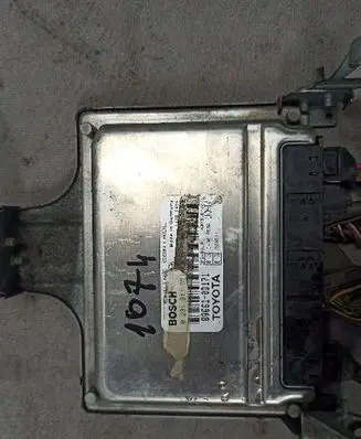 Toyota Yaris Engine control unit/module ECU 0 281 011 651,896610D171