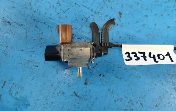 Mazda 3 II EGR valve line/pipe/hose LF8218741