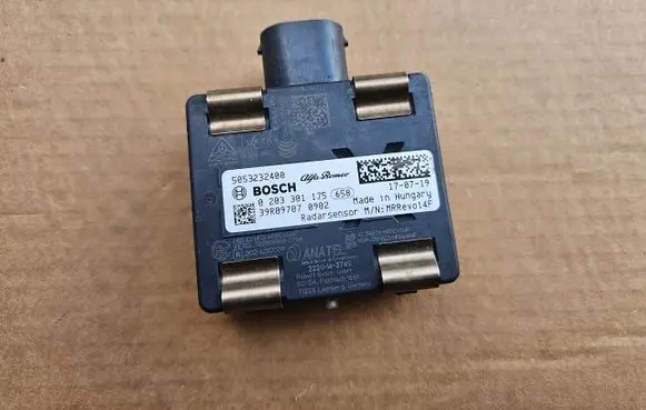 Alfa Romeo Stelvio Distronic sensor radar 5053232400