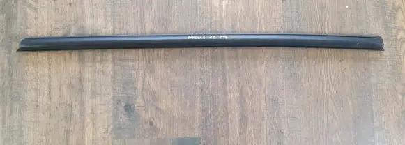 Ford Focus Rubber seal front door window/glass 