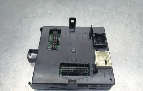 Renault Espace - Grand espace IV Comfort/convenience module 8200316858 216532948 8200283815