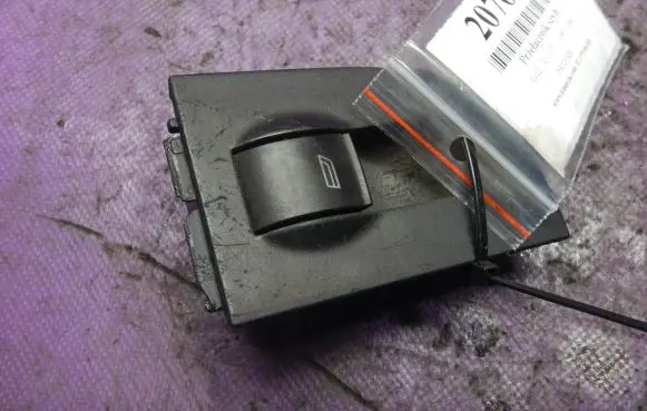Audi A6 S6 C5 4B Quarter vent window switch 4B0959855