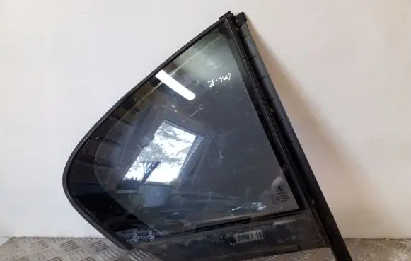 BMW 5 F10 F11 Rear vent window glass 7311246
