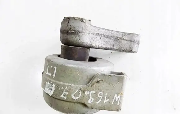 Mercedes-Benz A W169 Engine mount bracket