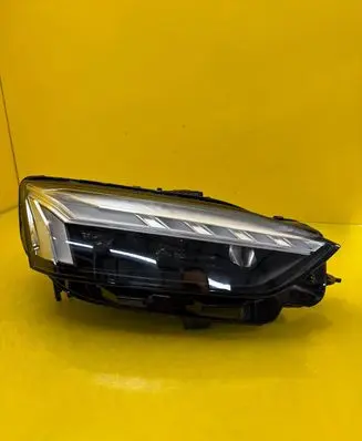 Audi A5 Headlight/headlamp 8W6941040