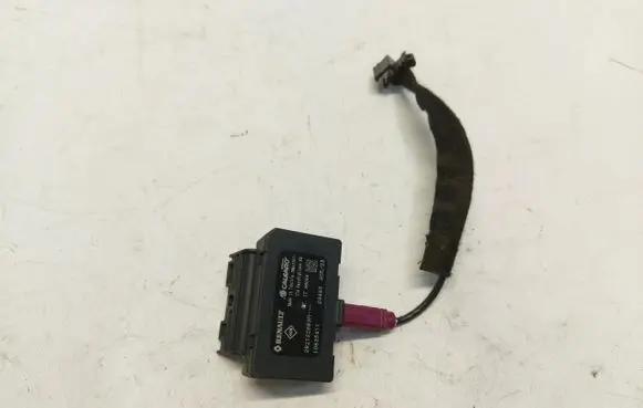 Renault Austral Antenna control unit 282122683R