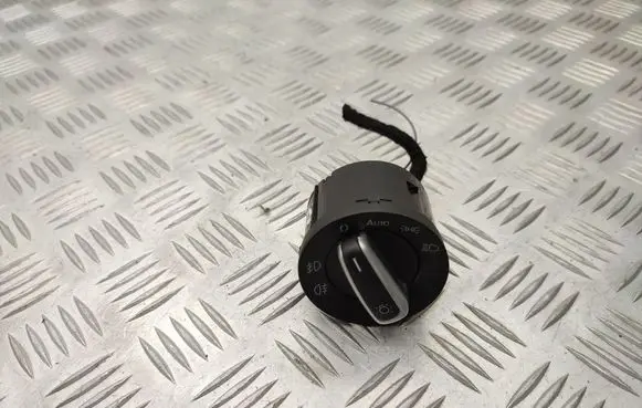Volkswagen PASSAT B7 USA Light switch