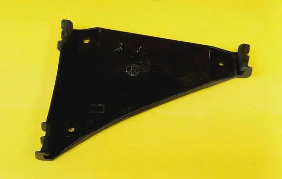 Rear bumper mounting bracket