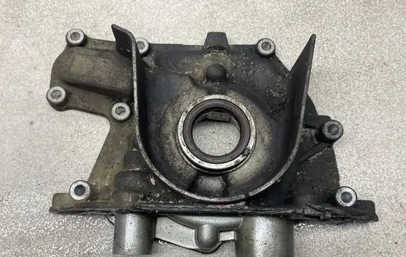 Opel Insignia A Oil pump 55566000