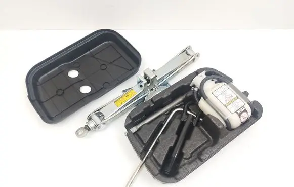 Toyota Verso-S Lift Jack 
