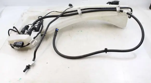 Windshield washer fluid reservoir/tank