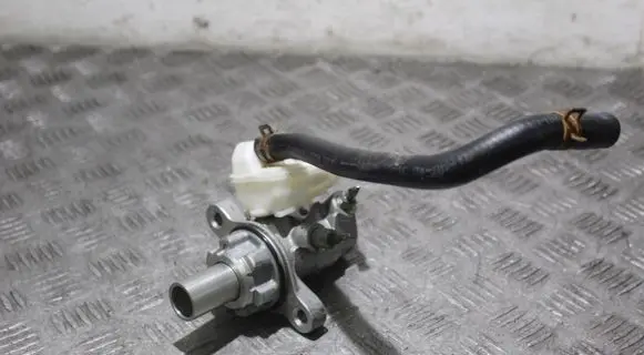 Honda CR-V Master brake cylinder