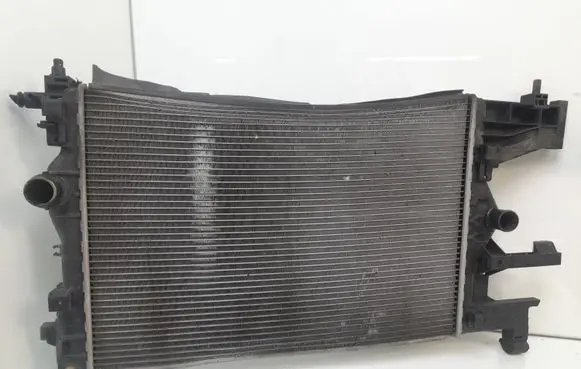 Opel Astra J Coolant radiator 13267655