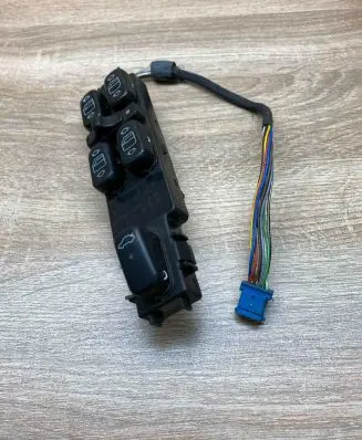 Mercedes-Benz S W220 Electric window control switch 2208201010 501698