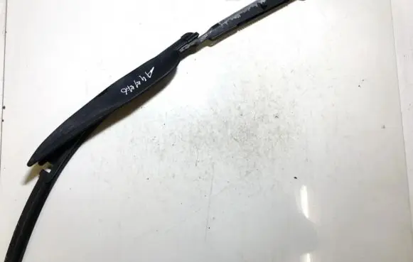Hyundai Elantra Front wiper blade arm