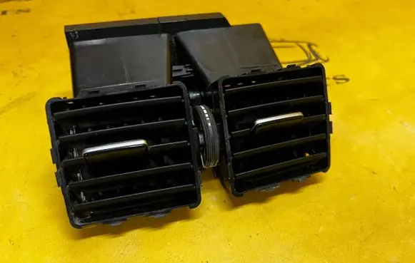 Mercedes-Benz GLS X166 Rear air vent grill A1666800554