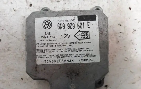 Volkswagen Golf III Airbag control unit/module 6N0909601E 47940115 5WK4104E