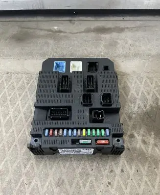 Citroen C8 Fuse module 9659285580