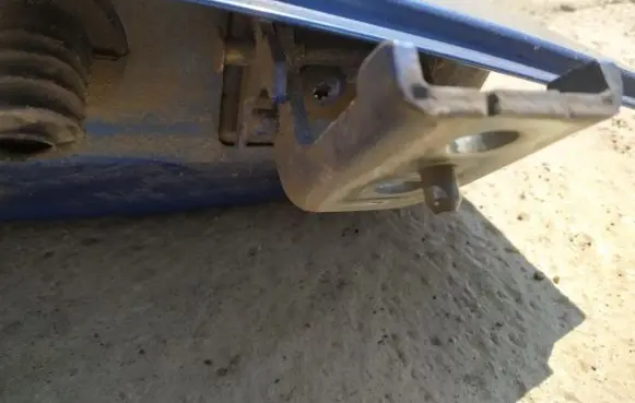 Citroen C3 Rear door lower hinge