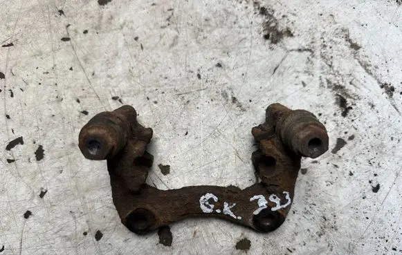 Audi A4 S4 B5 8D Rear brake pad spring