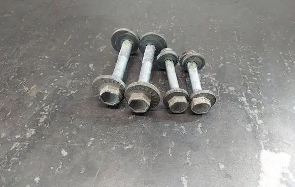 BMW 5 E39 Rear suspension camber bolt 33321095102 33306760591