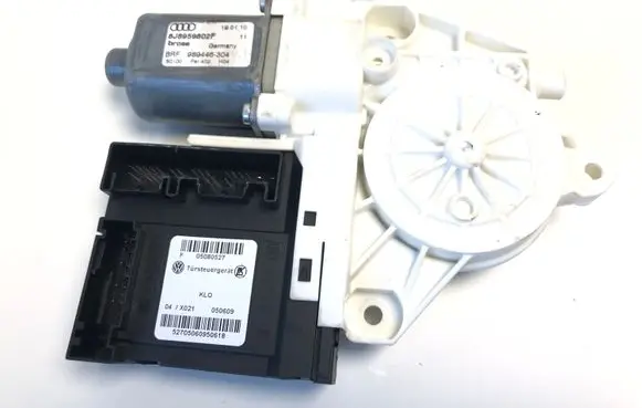 Audi TT TTS Mk2 Front door window regulator motor 8J8959802F 989446304 05080527