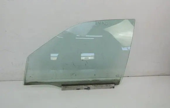 Opel Vectra A Front door window glass four-door 