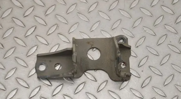 Toyota Prius (XW30) Engine mounting bracket