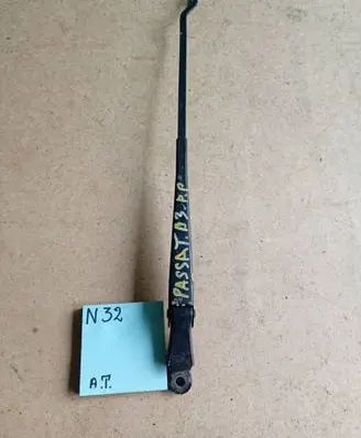 Volkswagen PASSAT B3 Front wiper blade arm 985656556