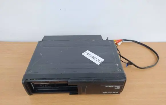 Volkswagen PASSAT B5 CD/DVD changer PAK3