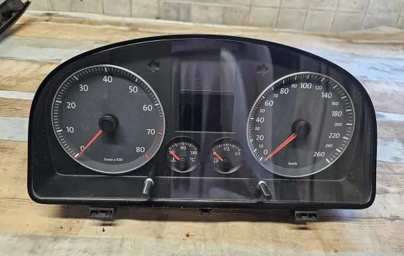 Volkswagen Touran I Speedometer (instrument cluster) 1T0920864 V000204 111070847