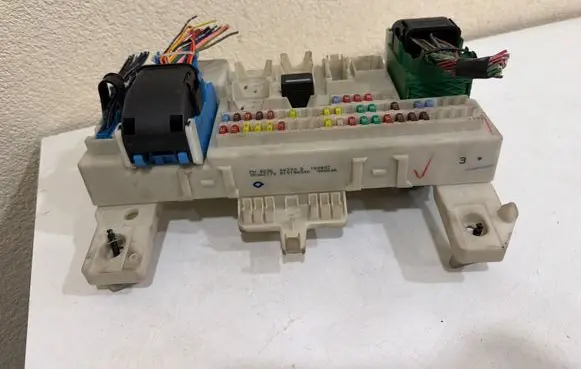 Mazda 3 I Fuse module 519199046